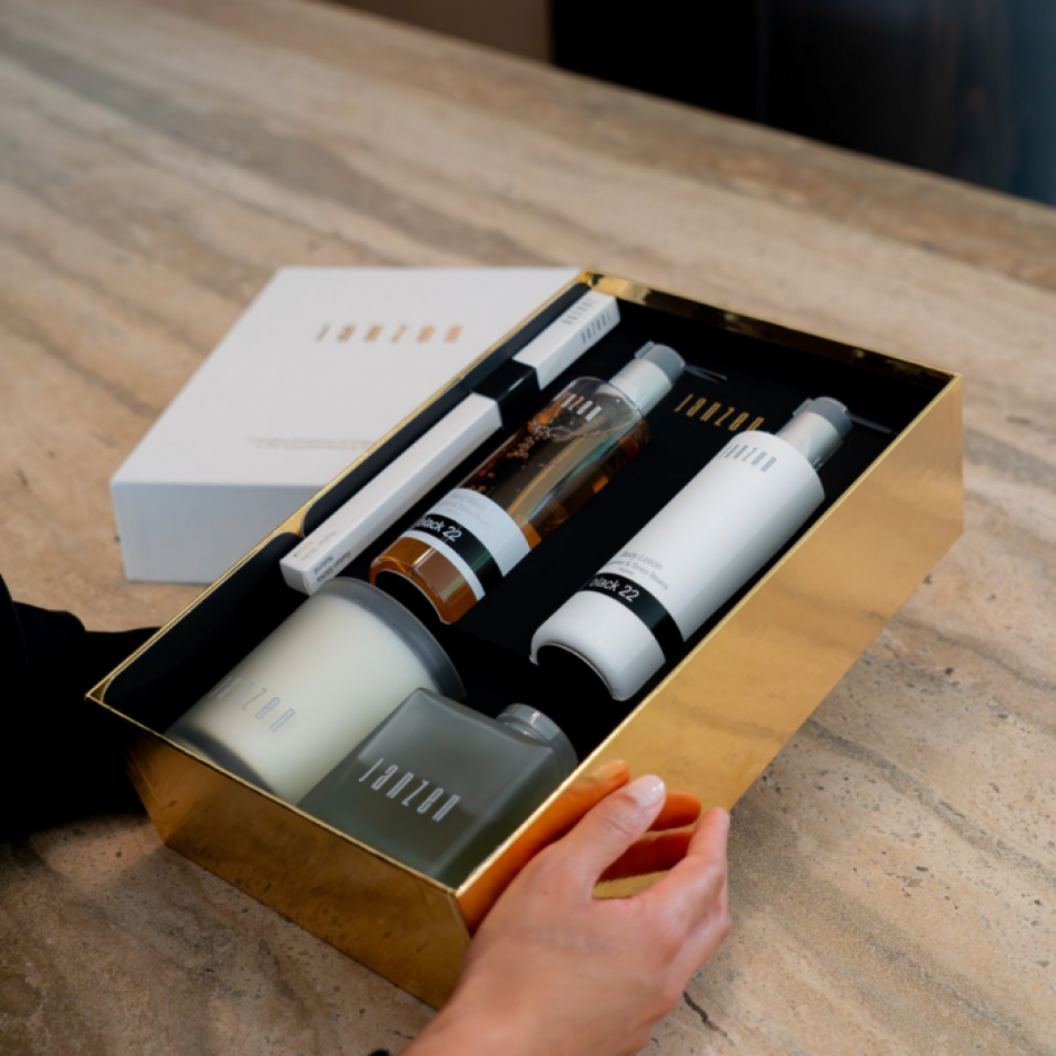 Luxury Moments Black 22-XL