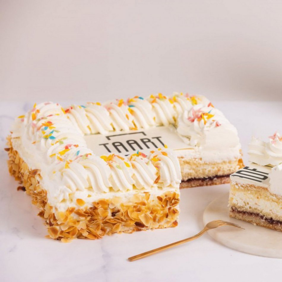 Feestelijke slagroomtaart 20 personen